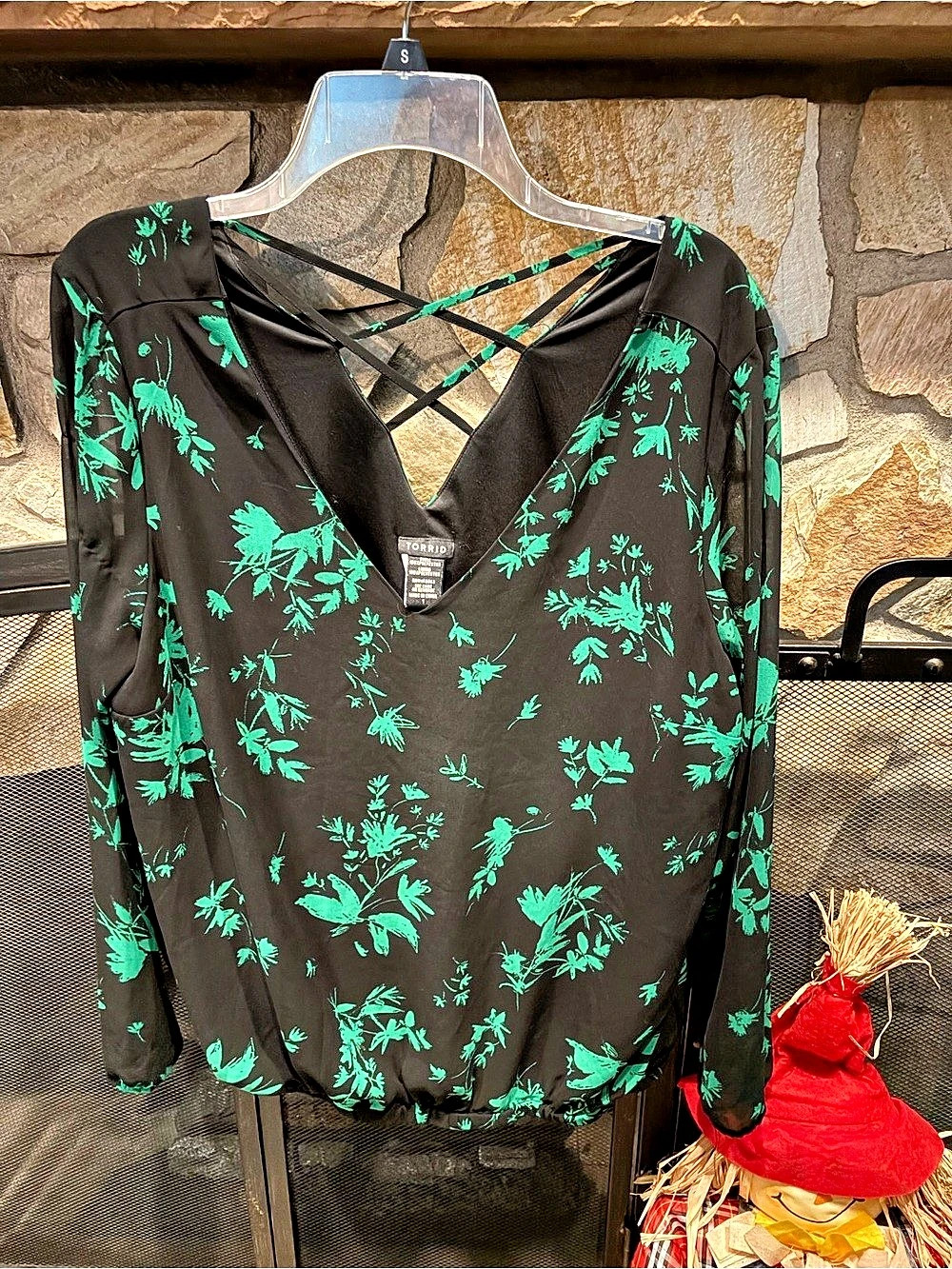 Torrid Floral Crisscross Blouse in Black & Green Size 1 1x